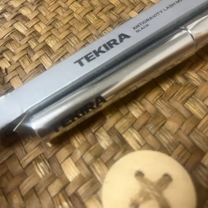 [BUNJANG] Tekira Anti-Gravity Lash Mascara Black / 테키라 안티그래비티 메탈트임 래쉬 마스카라 블랙