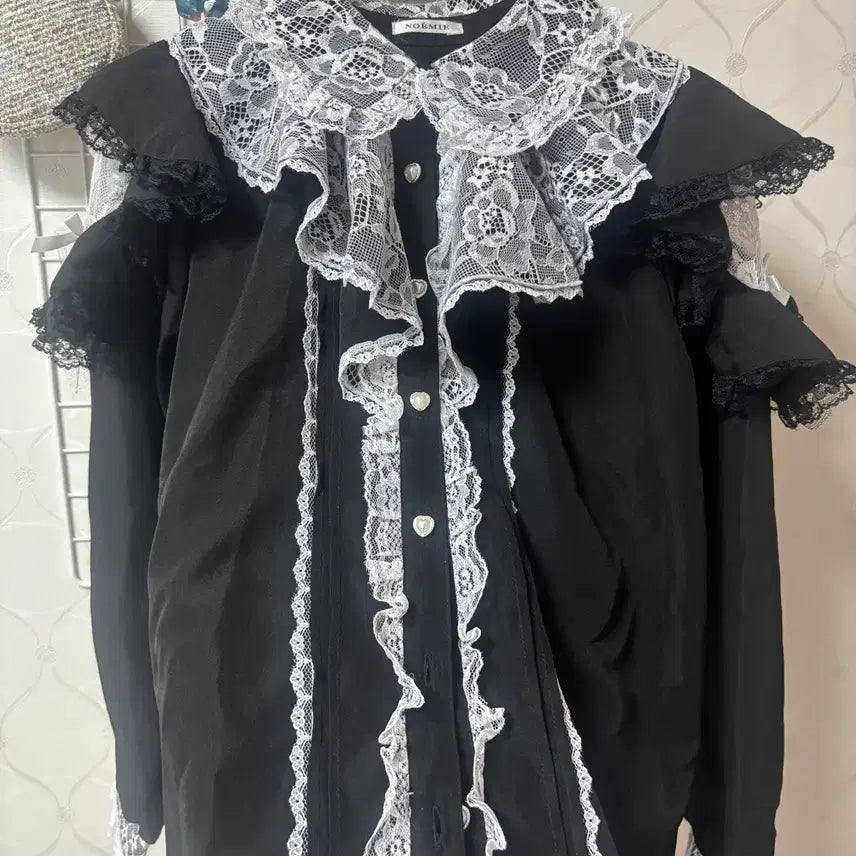 [BUNJANG] Noemie Vintage Gothic Style Blouse / 빈티지 노에미 블라우스 양산형 지뢰계 고딕풍