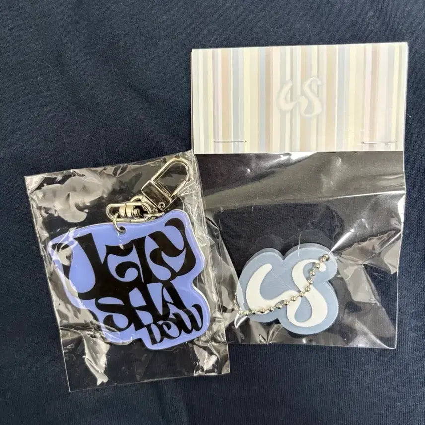 [BUNJANG] Uglyshadow Logo Bottle Opener Keychain / Uglyshadow 어글리쉐도우 로고 키링, 병따개 키링