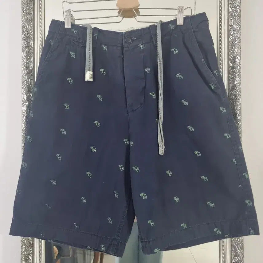 [BUNJANG] Abercrombie Moose Pattern Men's Shorts (Size 34) / 아베크롬비 무스 패턴 남성 반바지 (34사이즈)