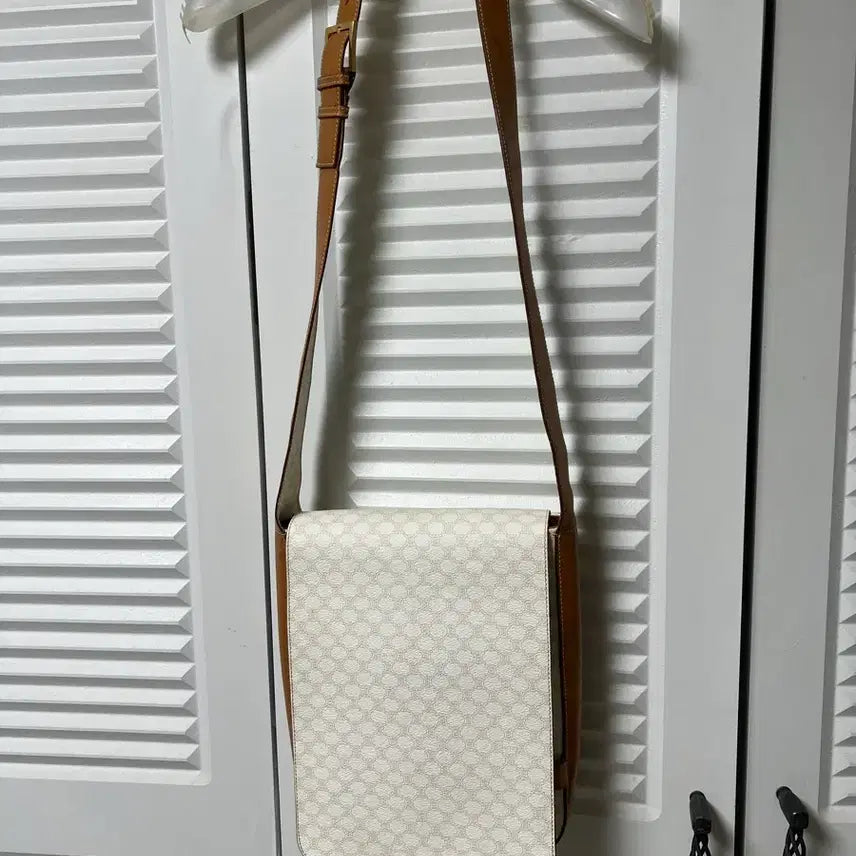 [BUNJANG] Celine Macadam White Crossbody Bag / 셀린느 CELINE 마카담 화이트 크로스백(실물감정서포함)