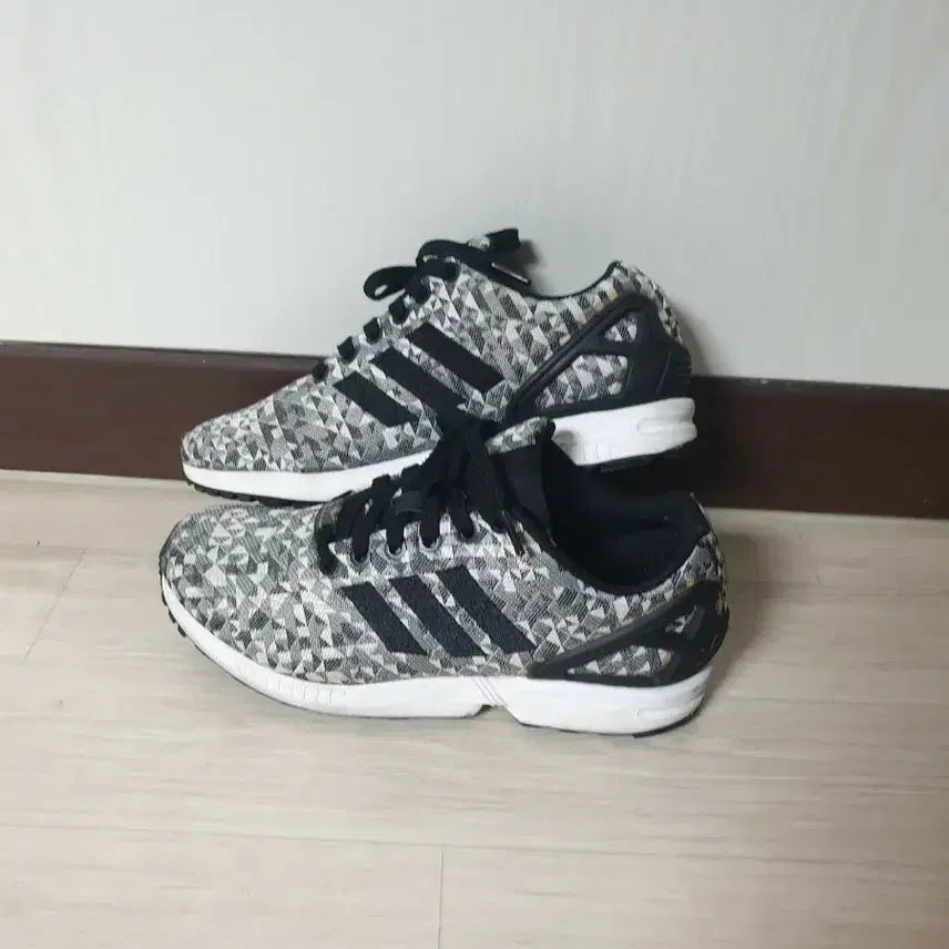 [BUNJANG] Adidas Sneakers Size 240 / 아디다스운동화 240 거의새것