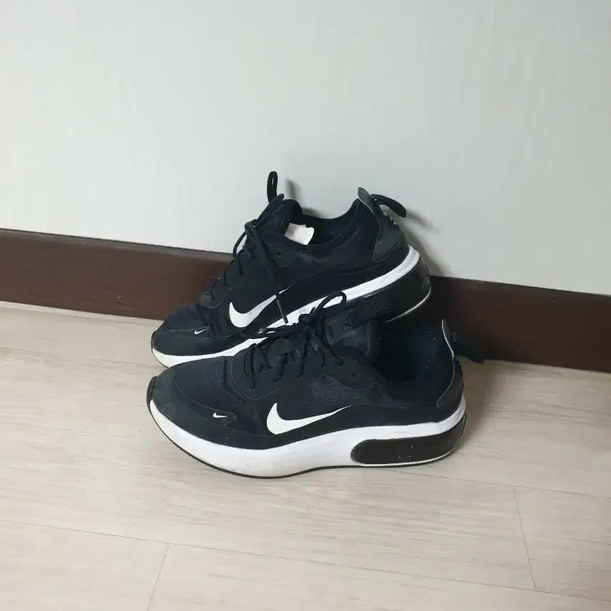 [BUNJANG] Nike Air Max Sneakers (Women's 235) / 나이키운동화  235  에어맥스  거의새것