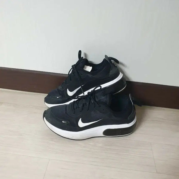 [BUNJANG] Nike Air Max Sneakers (Women's 235) / 나이키운동화  235  에어맥스  거의새것