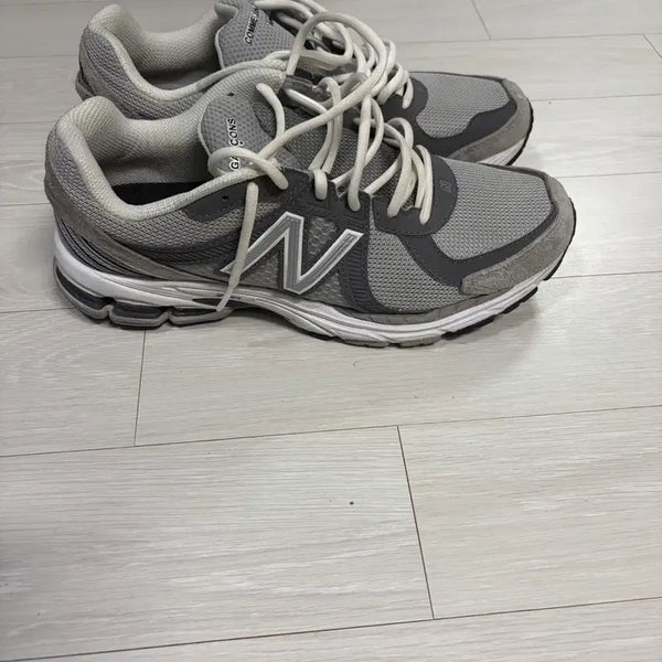 [BUNJANG] New Balance x COMME des GARÇONS 860 V2 Sneakers / 뉴발란스x꼼데 860 v2 270팝니다