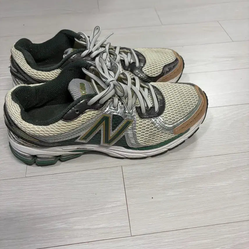 [BUNJANG] New Balance x Aimé Leon Dore 860 v2 Sneakers (270) / 뉴발란스x에메레온도르 그린860 v2 270팝니다
