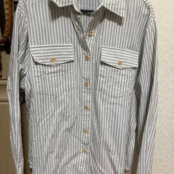 [BUNJANG] Ivory Wood Button Pocket Stripe Shirt / 스트라이프 셔츠 아이보리 우드버튼 포켓