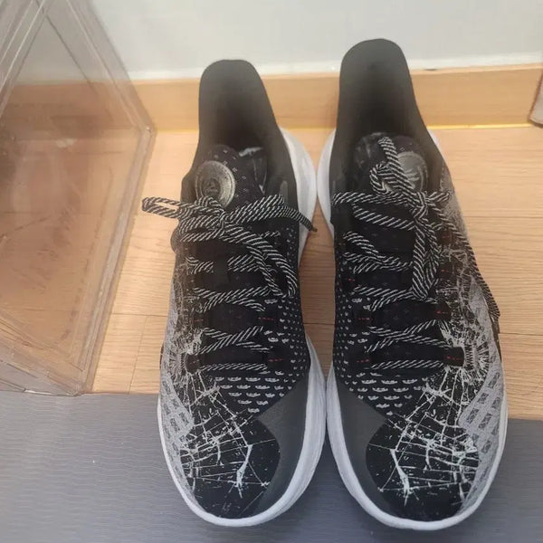 [BUNJANG] Under Armour Curry 11 Future Dragon Basketball Shoes (Size 270) / [270] 커리11 퓨쳐 드래곤