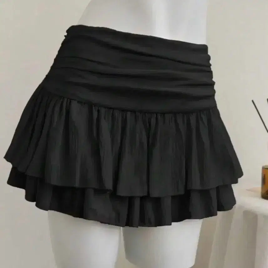 [BUNJANG] Black Mini Skirt, White Blouse, Midi Skirt, Butterfly Net Knit, Tiered Skirt, Hoody, Tank Top, Khaki Shorts, Crop Sweatshirt / 개당 3천원 블랙 미니스커트 화이트 블라우스 미디스커트 일본도쿄소녀 옷벼룩 나비그물니트 캉캉 스커트 후드티 나시 딸기부티크 에이블리 카키반바지 강아지 크롭 맨투맨