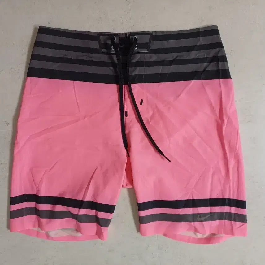 [BUNJANG] Nike Unisex Beach Shorts (4-Way Stretch, Size 30-31) / 남여공용 나이키 비치반바지 (사방스판30-31)