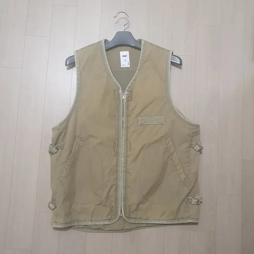 [BUNJANG] Blindfalses In The Wind Vest Olive / [1] 블라인드파일즈 인더윈드 베스트 올리브