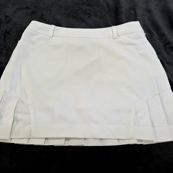 [BUNJANG] WAAC Golf Side Punching Pleated Golf Skirt Size 3 / [정품]왁(WAAC)골프 사이드 펀칭 플리츠 골프 스커트 3