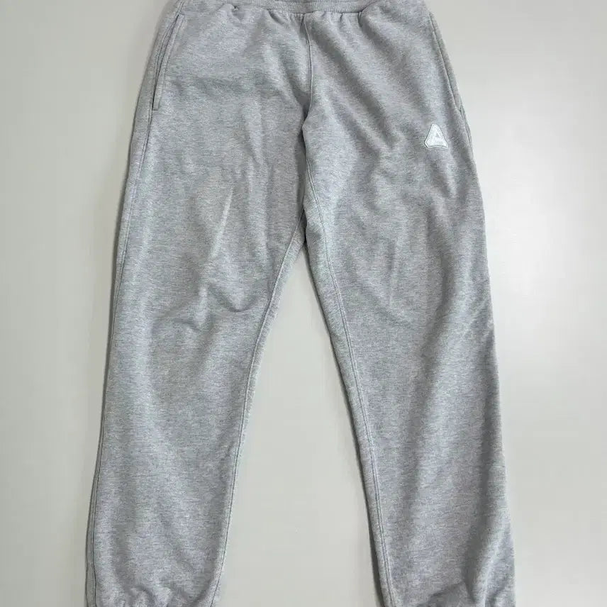 [BUNJANG] Authentic Palace Cotton Training Jogger Pants / [정품] 팔라스 코튼 트레이닝 조거 팬츠