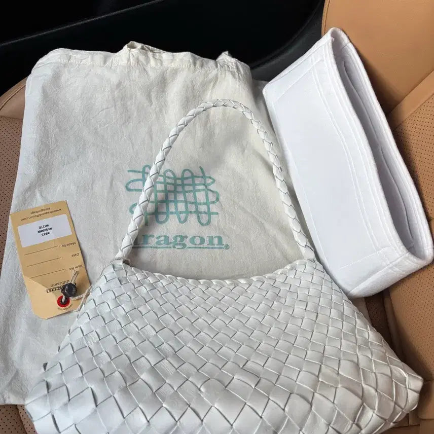 [BUNJANG] Dragon Diffusion Lozanne Shoulder Bag White / 드래곤디퓨전 로잔나 숄더백 화이트
