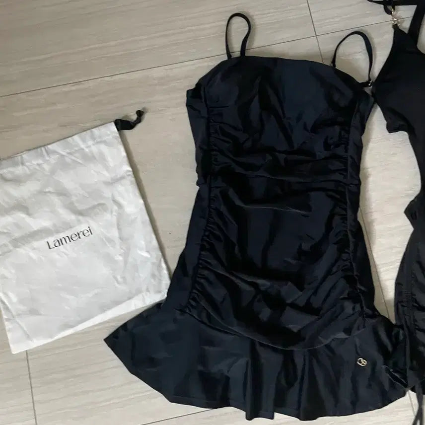 [BUNJANG] Lamerei Solid Shirring Sleeveless Swimsuit Black S / 라메레이 수영복 블랙S 여자원피스수영복 검정 솔리드쉬어링 새상품