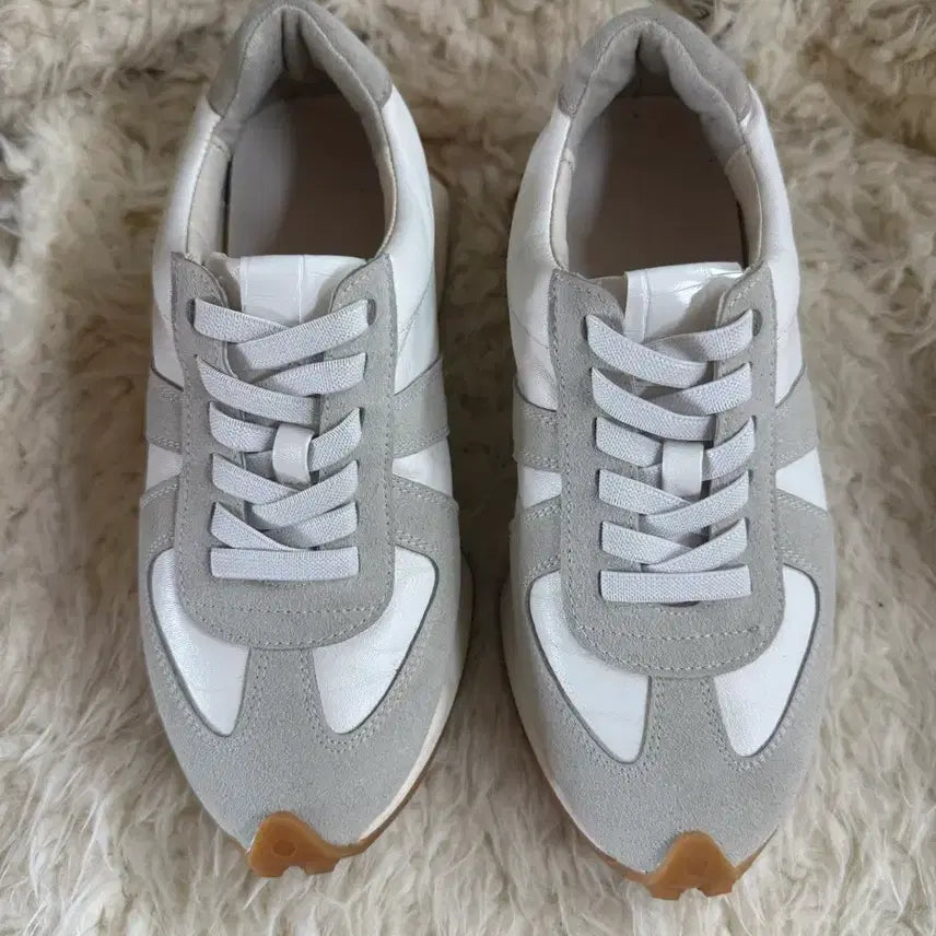 [BUNJANG] White & Gray Colorblock Sneakers (US Women's 6) / 화이트 그레이 스니커즈230