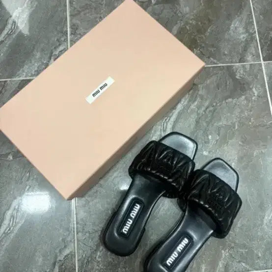 [BUNJANG] Miu Miu Matelassé Mule Slippers / [38] 미우미우 마테라쎄 뮬 슬리퍼