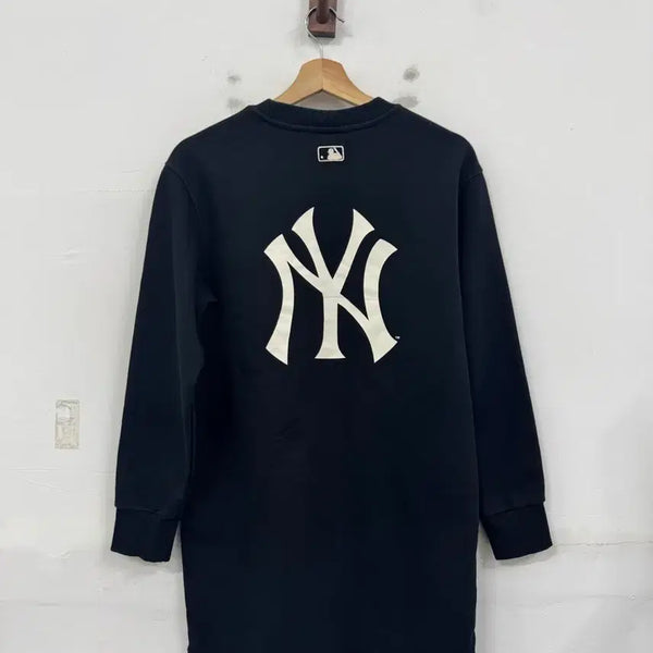 [BUNJANG] MLB New York Yankees Women's Big Logo Long Sweatshirt / (85) MLB 뉴욕양키스 여자 빅 로고 롱 맨투맨