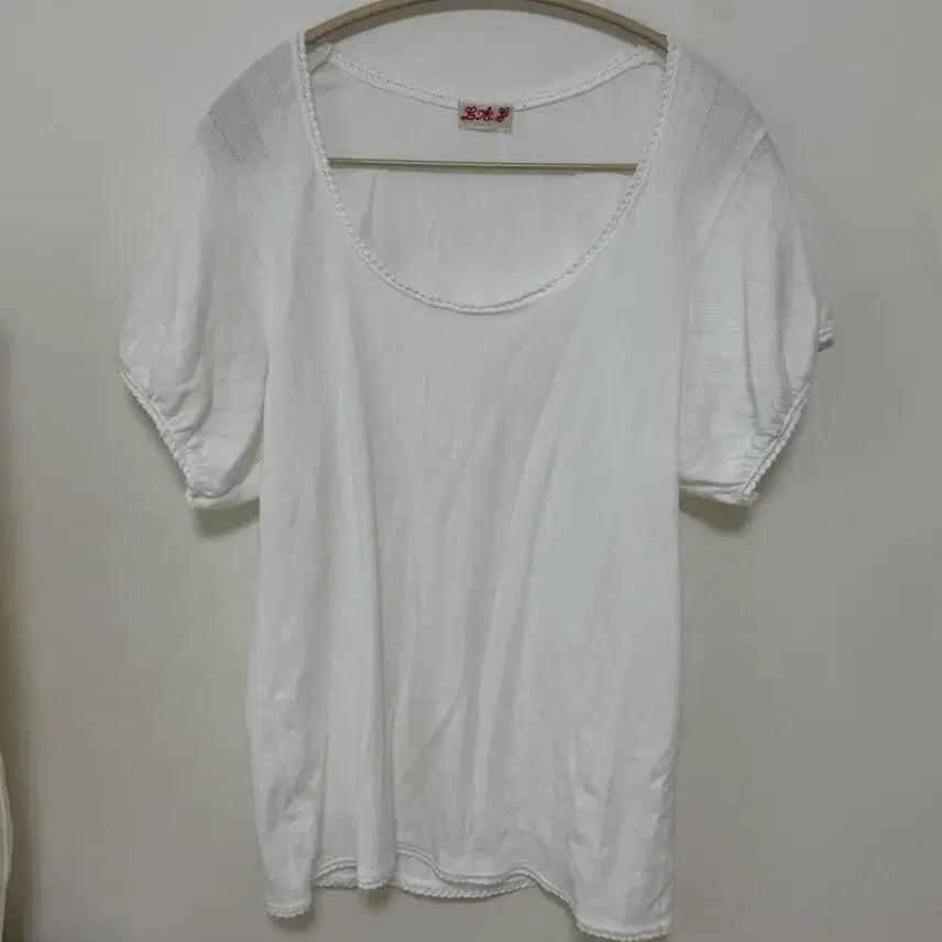 [BUNJANG] Crochet Detail Knit Top - White / 펀칭 크로셰 디테일 니트 화이트