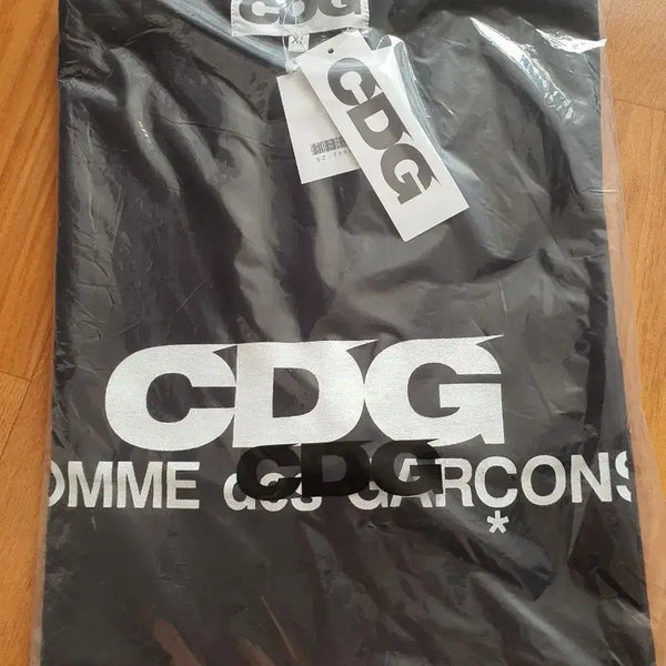 [BUNJANG] Comme des Garçons CDG Logo T-Shirt Black XL / 꼼데가르송 CDG 로고 반팔티 블랙xl