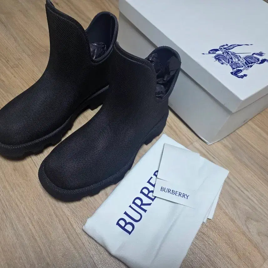 [BUNJANG] Burberry Ankle Boots / 버버리 앵클부츠 장화 풀구성품 판매합니다. burberry 신발