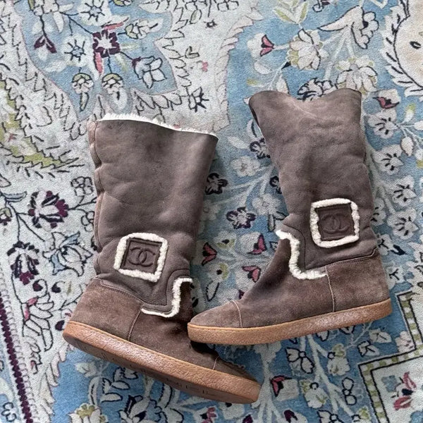 [BUNJANG] Chanel Suede Shearling Boots / 샤넬스웨이드 부츠 양털