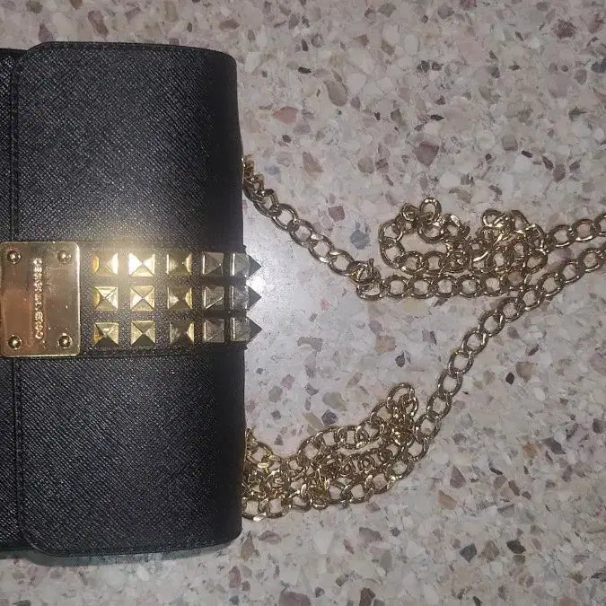 [BUNJANG] DESIGNINVERSO Gold Chain Mini Bag / 골드체인 미니가방 (DESIGNINVERSO) 제품입니다.