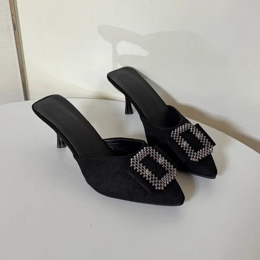 [BUNJANG] Women's Black Suede Mules Loafers (Size 250, 6cm Heel) / @새상품 250사이즈 6cm 블랙 스웨이드 장식 뮬 블로퍼