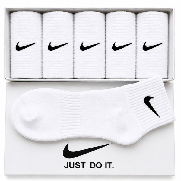 [BUNJANG] Nike Crew Socks 5-Pack Set / [새상품] 당일배송 나이키 양말 5개 1세트 판매 합니다.