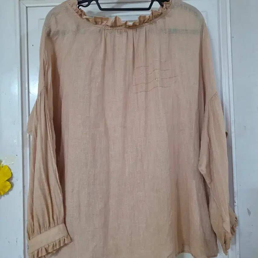 [BUNJANG] Linen Blouse with Frill Detail (Plus Size) / 여름 시원한 고급스러운 디자인이쁜. 귀여운 마 린넨 블라우스. 빅사이즈. 깨끗해요