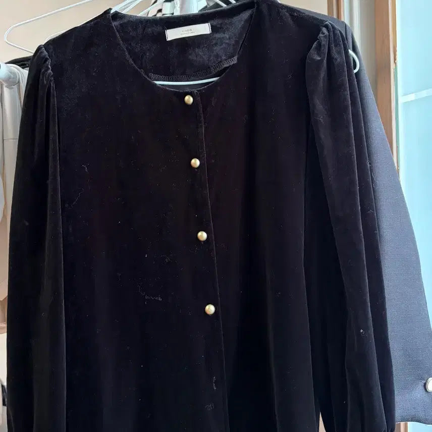 [BUNJANG] Black Velvet Puff Sleeve Blouse / 벨벳 검정색 퍼프 소매 블라우스