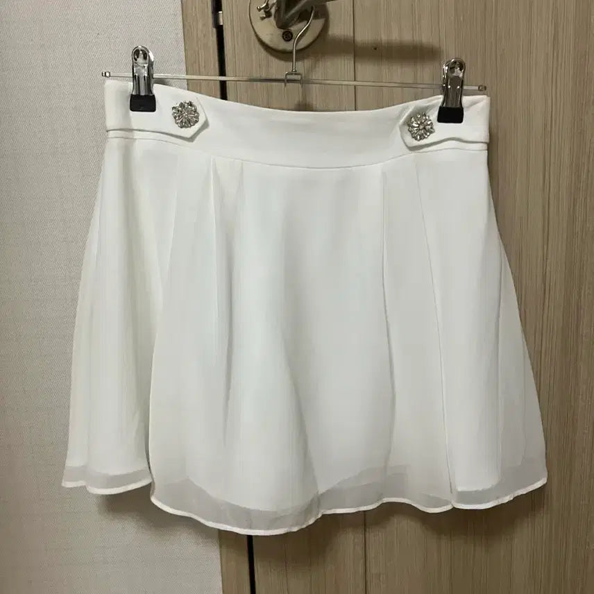 [BUNJANG] Cubic Parts Fluttering Skirt M / 큐빅파츠살랑스커트
