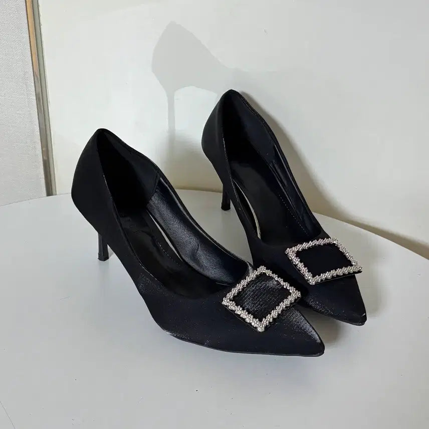 [BUNJANG] Black Satin Pumps High Heels (7cm Heel, Size 250) / @새상품 250사이즈 7cm 블랙 새틴 펌프스 하이힐 구두