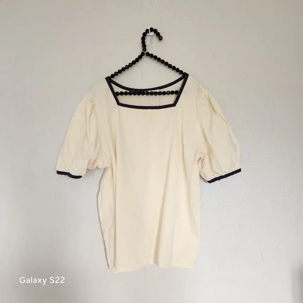 [BUNJANG] Square Neck Short Sleeve Blouse - Ivory / 스퀘어넥 반팔 블라우스 아이보리