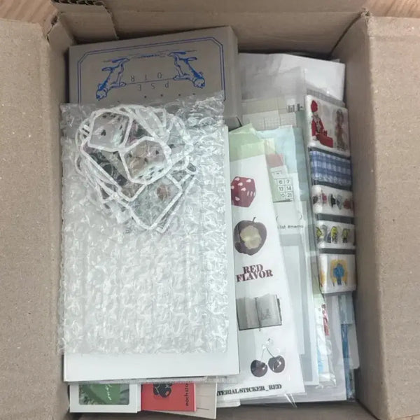 [BUNJANG] Diary Decorating Supplies Bundle: Stickers, Notepads, Masking Tape, Kiss Cut Stickers / 다이어리 꾸미기  스티커, 떡메, 마스킹테이프, 키스컷 등 박스 판매