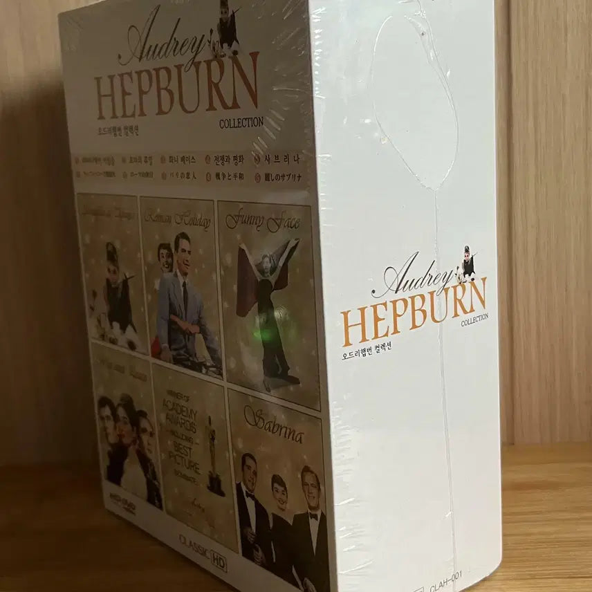 [BUNJANG] Audrey Hepburn 5-Disc Box Set: Breakfast at Tiffany's, Roman Holiday, Funny Face, War and Peace, Sabrina / 오드리 햅번  (5disc 박스세트) - 티파니에서 아침을 + 로마의 휴일 + 화니페이스 + 전쟁과 평화 + 사브리나