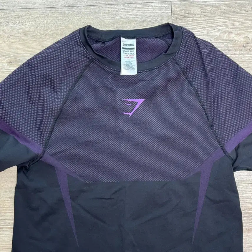 [BUNJANG] Gymshark Onyx V5 Purple Large T-Shirt / 짐샤크 오닉스 v5 퍼플 라지 사이즈