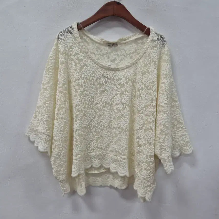[BUNJANG] Riche Glamour Lace Loose Fit Blouse / 새상품) Riche glamour 레이스 루즈핏 블라우스