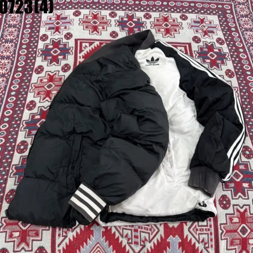 [BUNJANG] Adidas Three-Stripes Reversible Padded Jumper Black White / 아디다스 삼선 패딩 점퍼 블랙 화이트 양면 0723