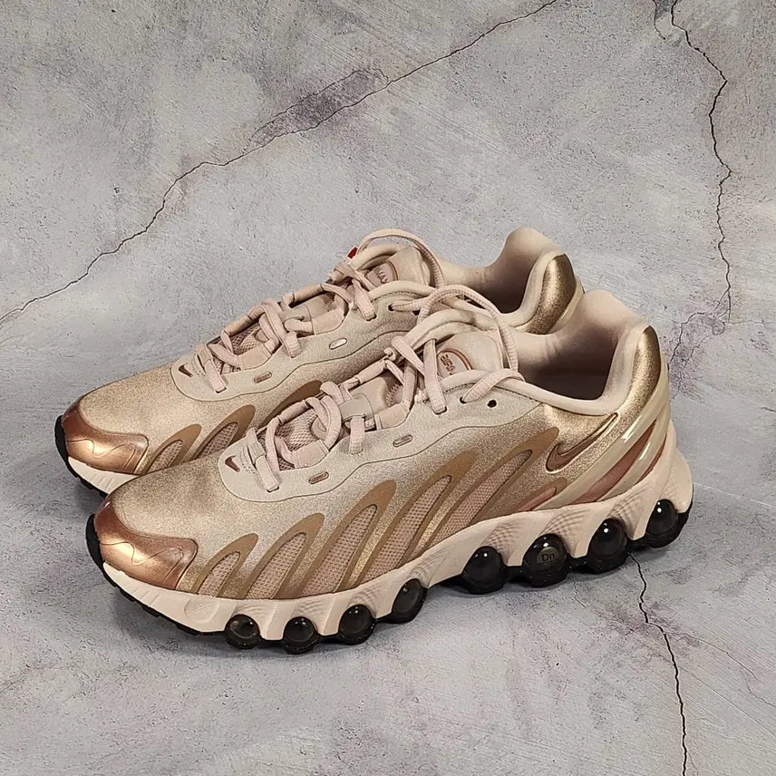 [BUNJANG] Nike Women's Air Max Dn8 Metallic Red Bronze Particle Beige / 나이키 여성255(남성250) 에어맥스 Dn8 메탈릭 레드 브론즈 파티클 베이지 새제품