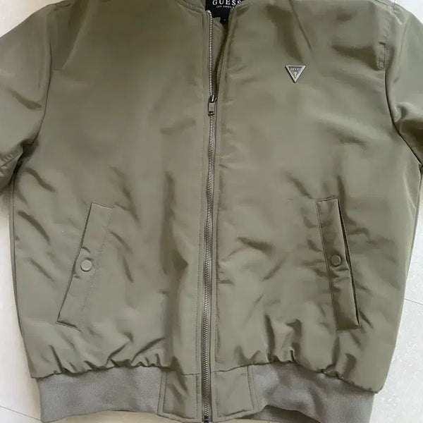 [BUNJANG] Guess Khaki Flight Jumper L Size / 미사용 게스 항공점퍼 팝니다!
