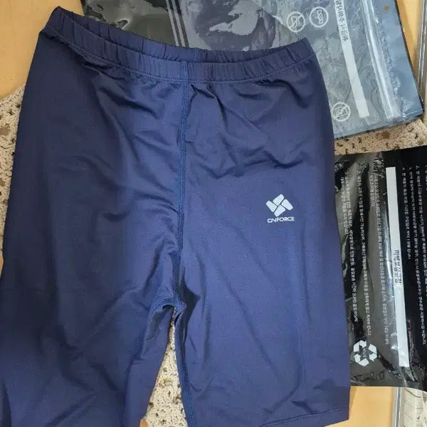 [BUNJANG] CNFORCE Women's 5-Part Sports Set (Size M, 2-Piece Bundle) / 미사용!!M2장다드림여성5부스포츠복95M총2장다드림