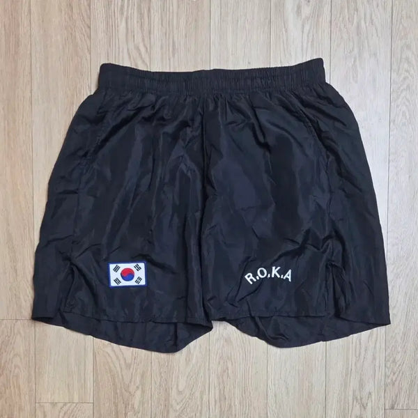 [BUNJANG] R.O.K.A. Korean Army Training Shorts Swimsuit Size 28 / 미사용 R.O.K.A 한국 육군 트레이닝 반바지겸 수영복 28사이즈 (줄자사진 참고)