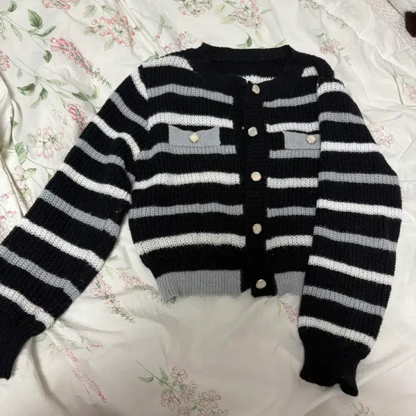 [BUNJANG] Cropped Knit Cardigan / 에이블리 크롭 니트 가디건