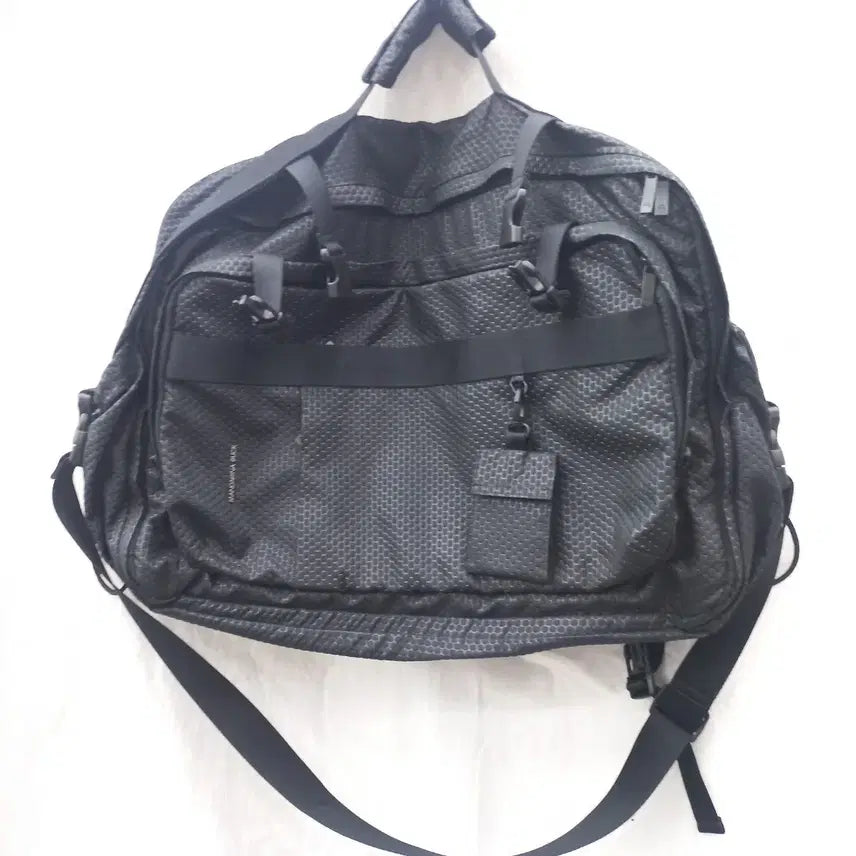 [BUNJANG] Mandarinaduck Black Cross Bag / 만다리나덕 블랙 크로스백