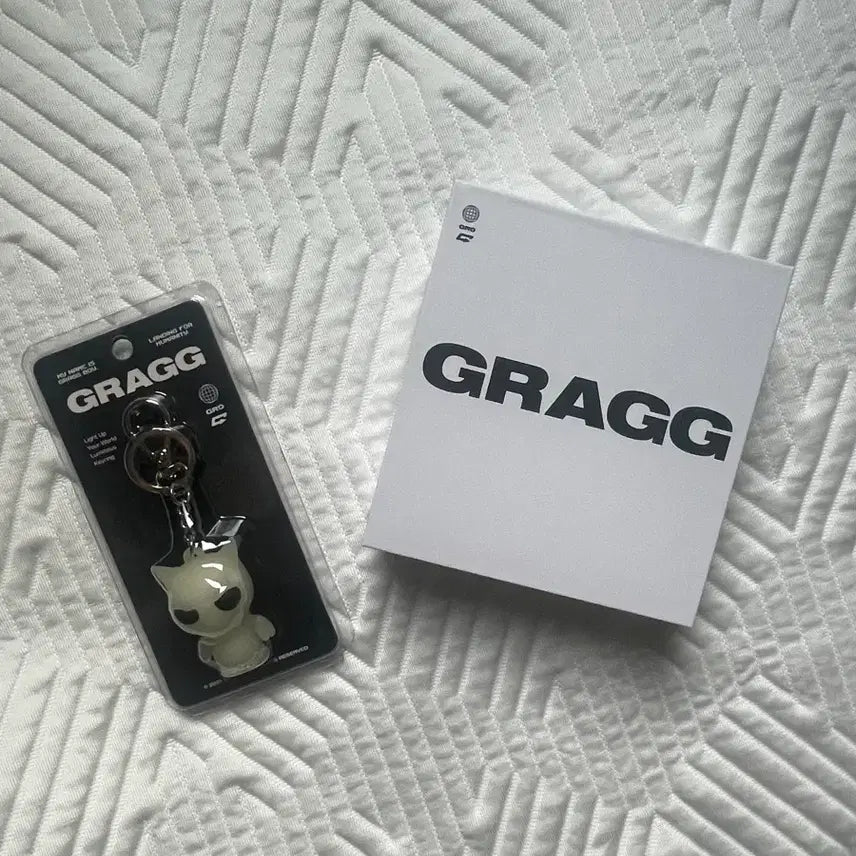 [BUNJANG] GRAGG Flow Heart Battery Keyring (Black Pearl) / [수지 착용/품절대란] GRAGG 그랙 플로우 하트 배터리 키링 (블랙펄)