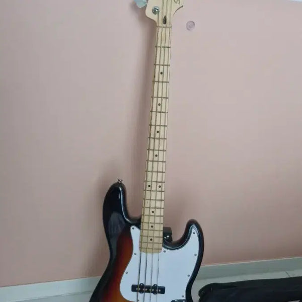 [BUNJANG] Squier Fender Affinity Jazz Bass Guitar 4-String with Amplifier / [앰프포함]스콰이어 펜더 어피니티 재즈 베이스 기타 4현 (급처)