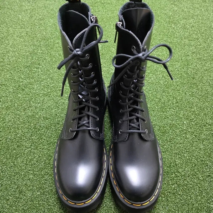 [BUNJANG] Dr. Martens 1460 Black Leather 10-Eye Boots / 닥터마틴 1460 블랙 가죽 워커 10홀