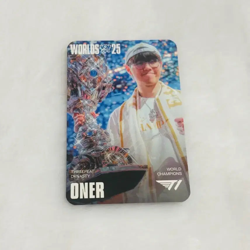 [BUNJANG] T1 Faker Worlds 25 Championship Photocard / T1 오너 월즈25 우승 기념 포토카드