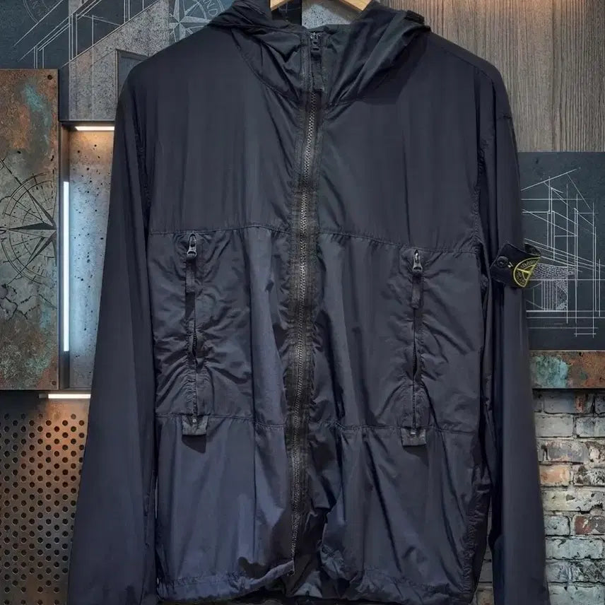 [BUNJANG] Stone Island Windbreaker Hooded Zip-Up Jacket / 스톤아일랜드 바람막이 후드 집업 자켓
